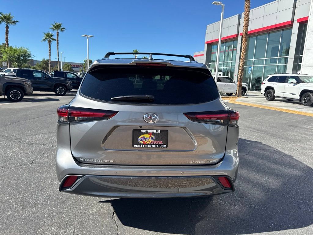 New 2026 Toyota Highlander Limited AWD/4WD image 3