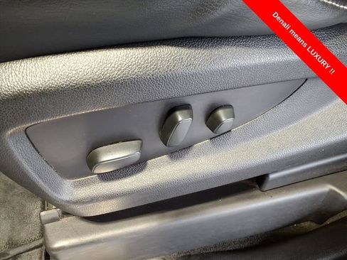 Used 2018 GMC Yukon Denali image 17