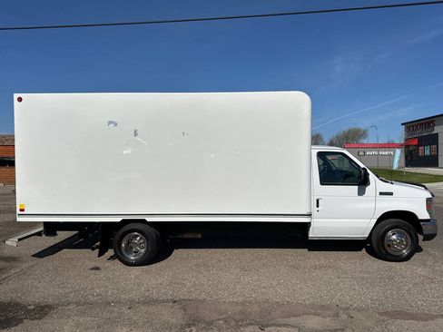 Used 2017 Ford E-350 and Econoline 350 Super Duty w/ Exterior Upgrade Package RWD image 5