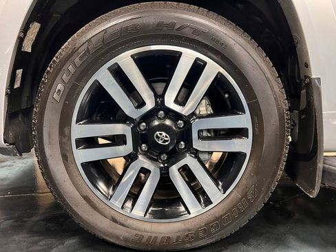 Used 2024 Toyota 4Runner Limited image 27