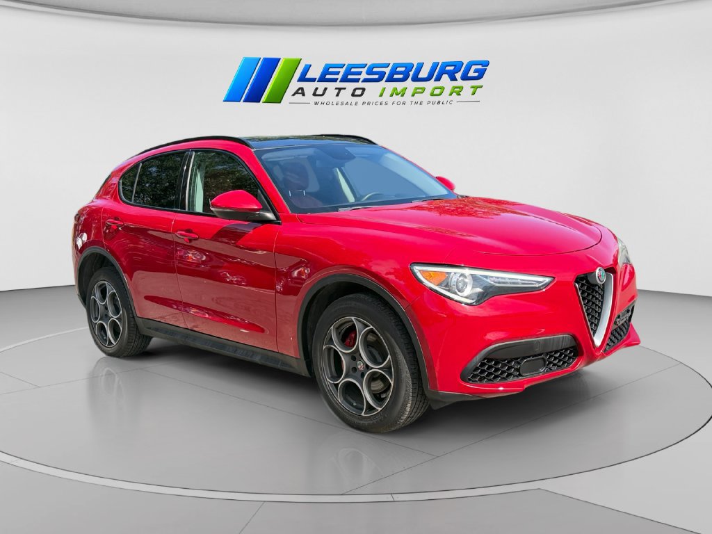 Used 2018 Alfa Romeo Stelvio Sport w/ Quick Order Package 22J Sport AWD/4WD image 7