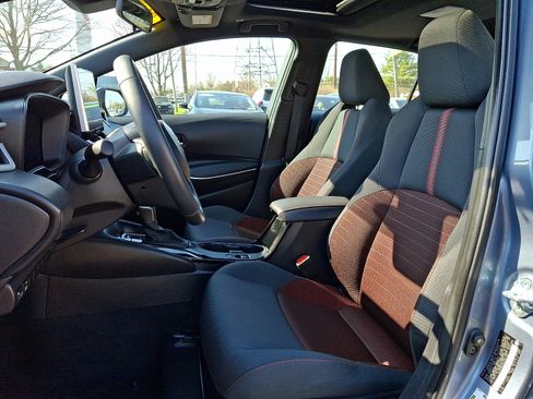 Certified 2025 Toyota Corolla SE w/ SE Premium Package FWD image 13