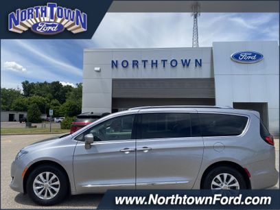 Used 2019 Chrysler Pacifica Touring-L w/ Advanced Safetytec Group