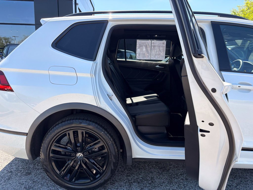Used 2022 Volkswagen Tiguan SE R-Line AWD/4WD image 24