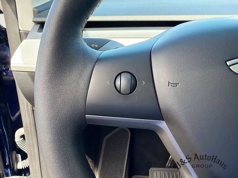 Used 2023 Tesla Model Y Long Range AWD/4WD image 13