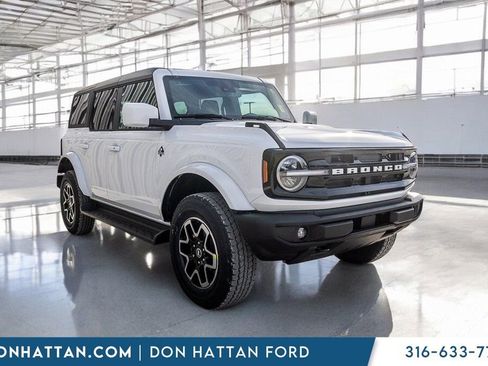 New 2025 Ford Bronco Outer Banks AWD/4WD image 35