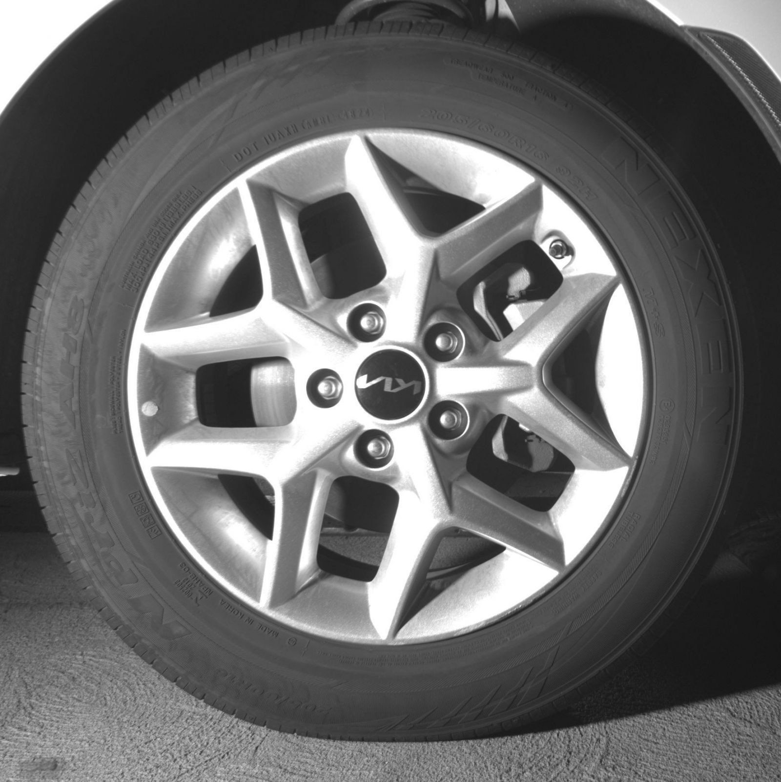 Used 2025 Kia Soul LX w/ LX Technology Package FWD image 24