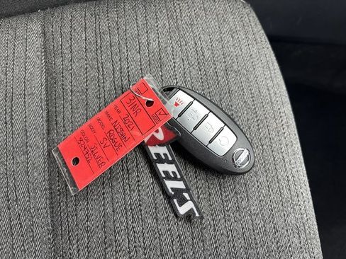 Used 2021 Nissan Rogue SV image 38
