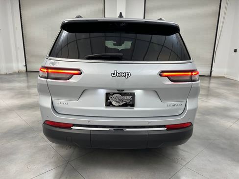 Used 2024 Jeep Grand Cherokee L Limited w/ Luxury Tech Group II image 6