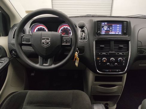 Used 2019 Dodge Grand Caravan SE FWD image 22