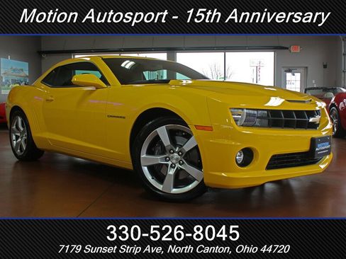 Used 2012 Chevrolet Camaro SS RWD image 2