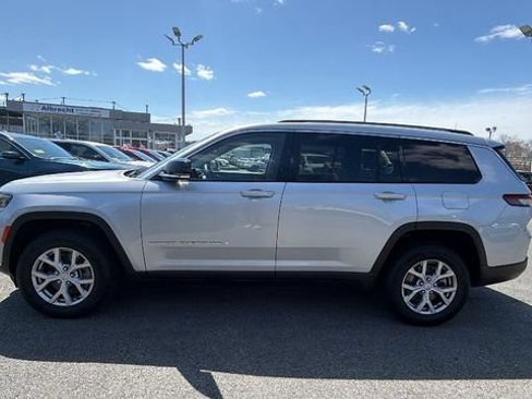 Used 2022 Jeep Grand Cherokee L Limited AWD/4WD image 4
