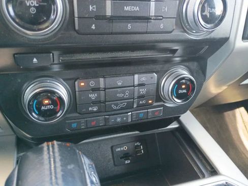 Used 2015 Ford F150 Lariat w/ Equipment Group 502A Luxury RWD image 13