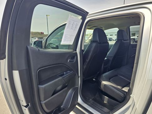 Used 2016 Chevrolet Colorado LT w/ Luxury Package, Chrome AWD/4WD image 16