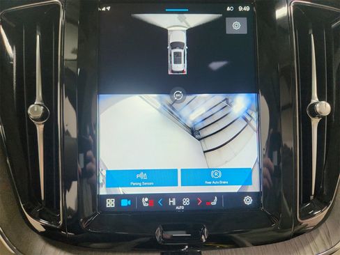 Used 2024 Volvo XC60 B5 Plus w/ Protection Package Premier image 30