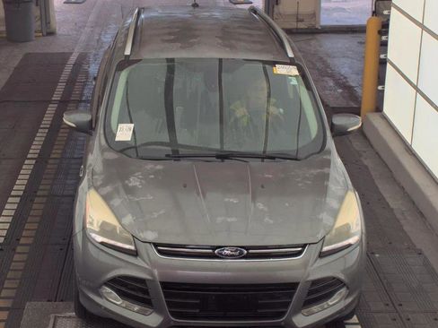 Used 2014 Ford Escape Titanium w/ Equipment Group 401A FWD image 2