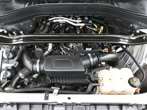 Used 2020 Ford Explorer Platinum w/ Premium Technology Package image 32