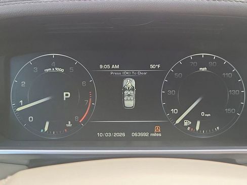 Used 2016 Land Rover Range Rover HSE image 17