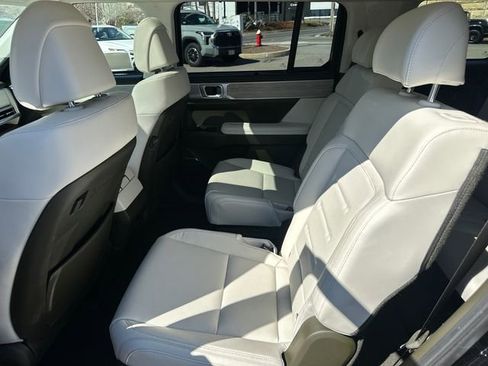 Used 2025 Hyundai Santa Fe Calligraphy AWD/4WD image 18