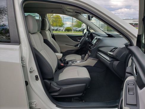 Used 2023 Subaru Forester Premium AWD/4WD image 17