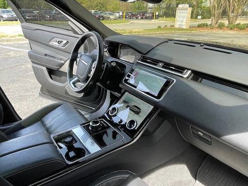 Used 2018 Land Rover Range Rover Velar R-Dynamic SE image 23