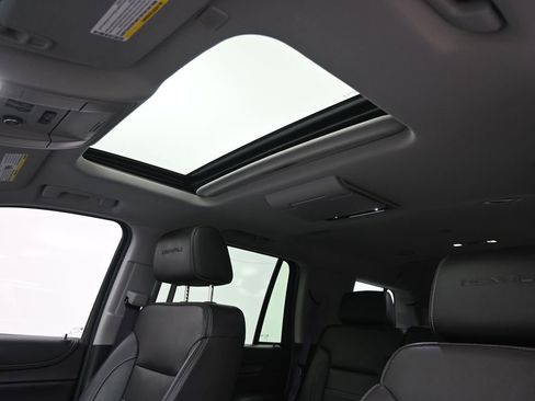 Used 2017 GMC Yukon Denali w/ Open Road Package image 2