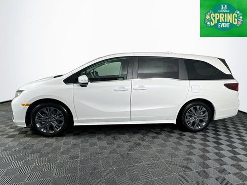 New 2026 Honda Odyssey Touring image 3