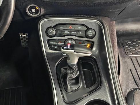 Used 2017 Dodge Challenger R/T Scat Pack w/ Leather Interior Group RWD image 9