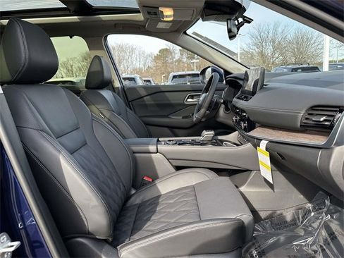 New 2026 Nissan Rogue Platinum w/ Platinum Premium Package image 10