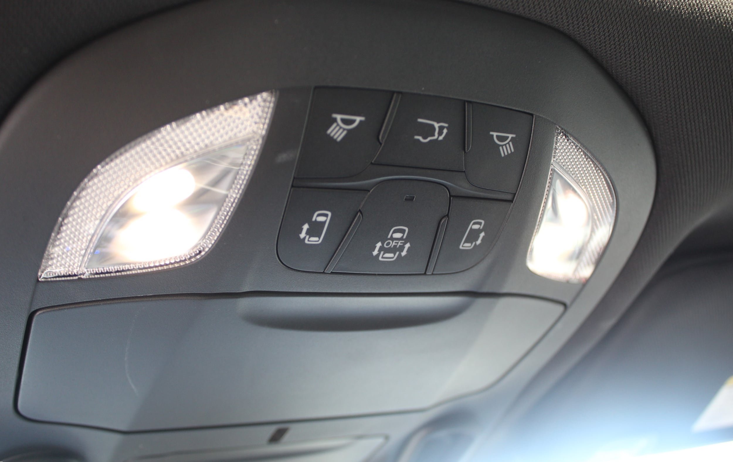 Used 2025 Chrysler Pacifica Select w/ Fav Edition Package FWD image 39