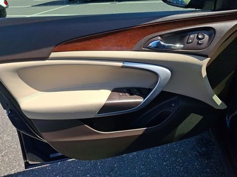 Used 2015 Buick Regal FWD image 12