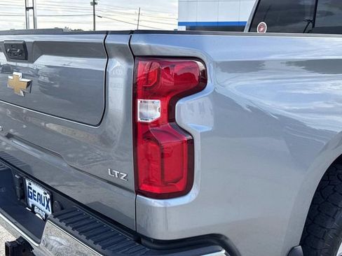 Used 2024 Chevrolet Silverado 1500 LTZ AWD/4WD image 12