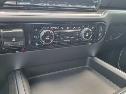Used 2026 Chevrolet Silverado 2500 LTZ w/ LTZ Plus Package AWD/4WD image 31