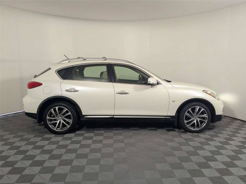 Used 2017 INFINITI QX50 2WD w/ Technology Package image 5