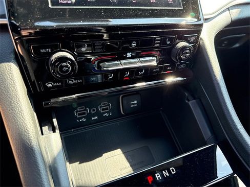 New 2025 Jeep Grand Cherokee Altitude image 22