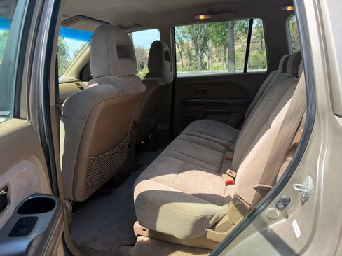Used 2005 Honda Pilot LX image 13