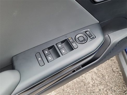 New 2025 Kia K4 LXS image 10