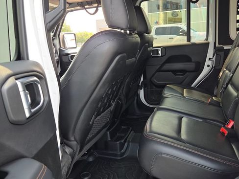 Used 2021 Jeep Wrangler Unlimited Rubicon w/ Trailer Tow Package AWD/4WD image 7