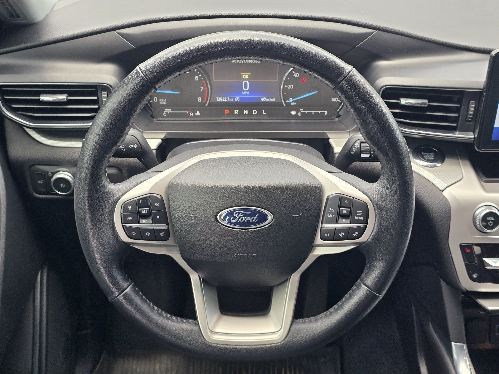 Used 2022 Ford Explorer XLT w/ Equipment Group 202A AWD/4WD image 15