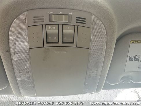 Used 2010 Toyota Matrix S image 26