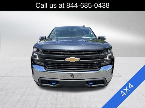 Used 2022 Chevrolet Silverado 1500 LT AWD/4WD image 2