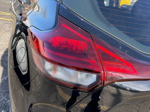 Used 2022 Nissan Kicks S image 27