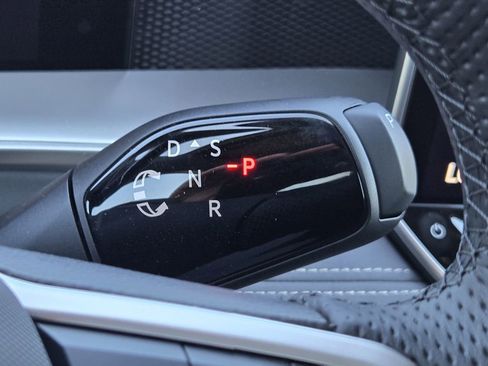 New 2026 Volkswagen Tiguan SE R-Line image 18