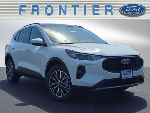New 2025 Ford Escape SE image 1
