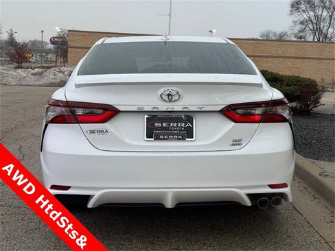 Used 2024 Toyota Camry SE image 4