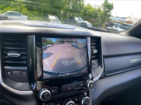 Used 2022 RAM 1500 Big Horn AWD/4WD image 16