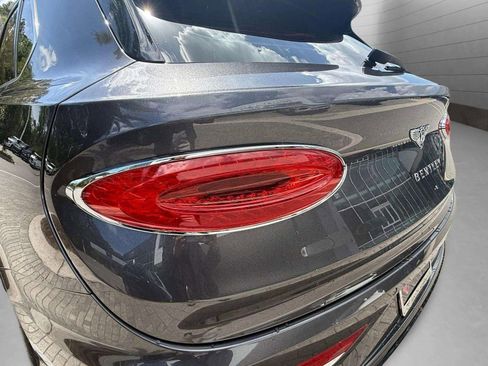 Certified 2021 Bentley Bentayga image 14