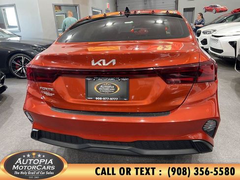 Used 2023 Kia Forte LXS w/ LXS Technology Package FWD image 4