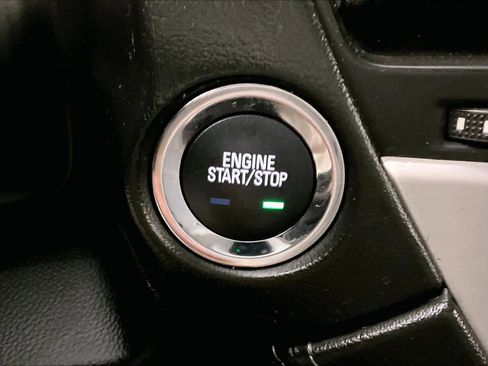 Used 2018 GMC Yukon SLT w/ Open Road Package image 34