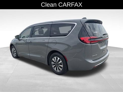Used 2022 Chrysler Pacifica Touring-L FWD image 5